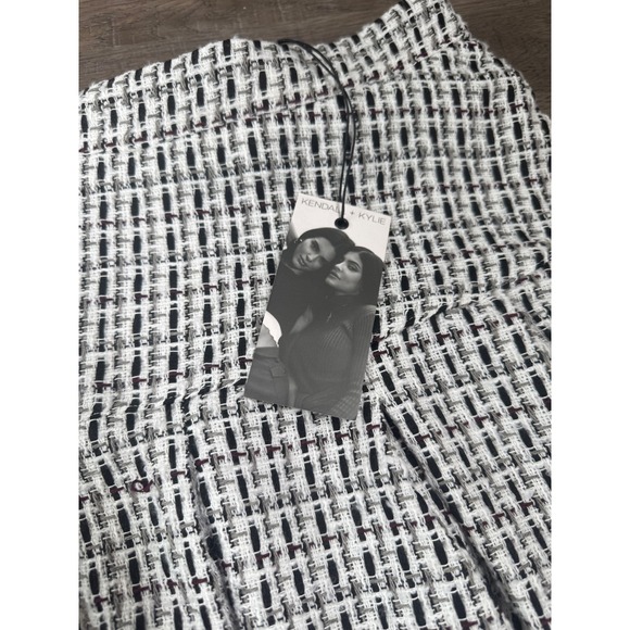 Kendall + Kylie White Black Tweed Mini Skirt Large NWT Pleated Flare Boucle - Picture 5 of 13